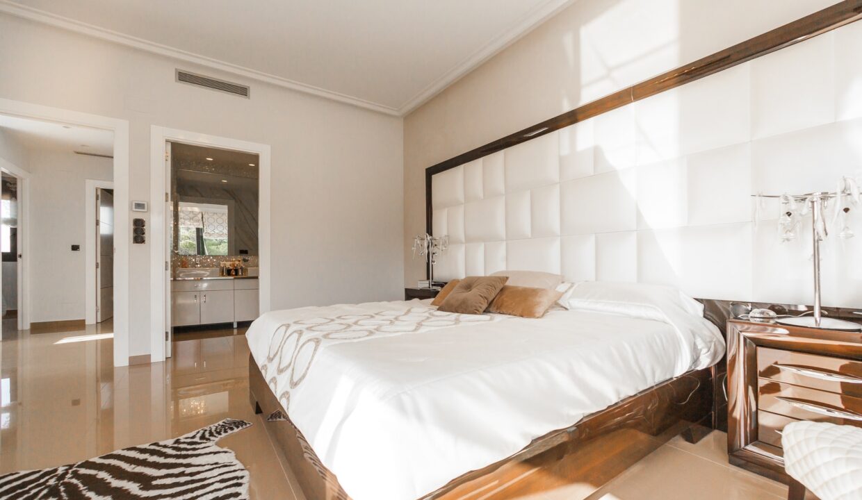 ralph-ravi-kayden-FqqiAvJejto-unsplash